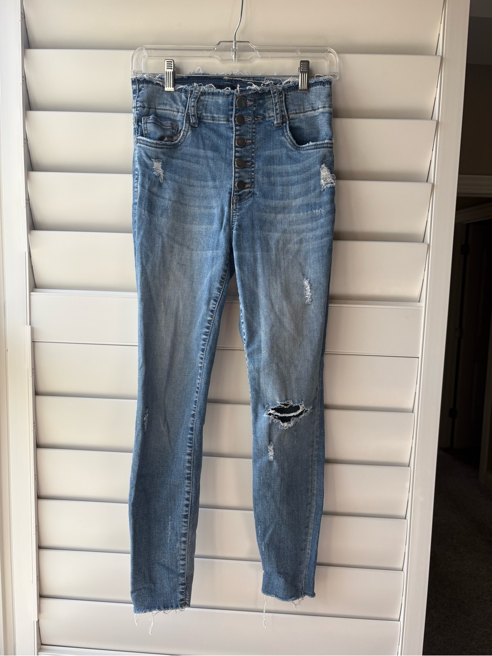 Kut from the Kloth Light Blue Distressed Skinny Jeans